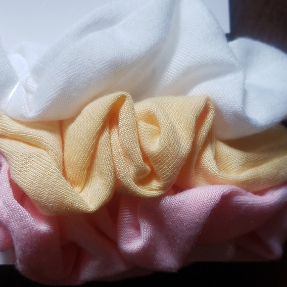 Banded2gether Scrunchie Set Trendy 90s Accessories - Picture 3 of 4